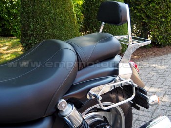 Triumph-Rocket-III-met-de-Low-sissybar-(2)-web