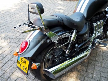 Triumph-Rocket-III-met-de-Low-sissybar-(5)-web